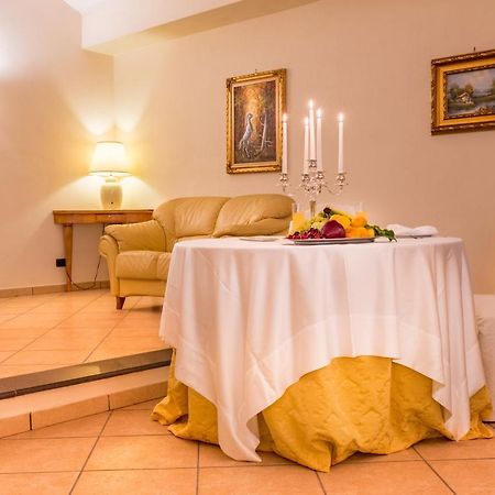 Tenuta Sciacca Villa Falciano del Massico ภายนอก รูปภาพ